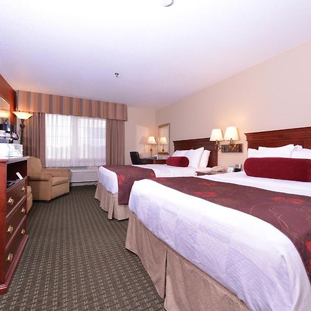 Best Western Plus Rama Inn Редмонд Номер фото