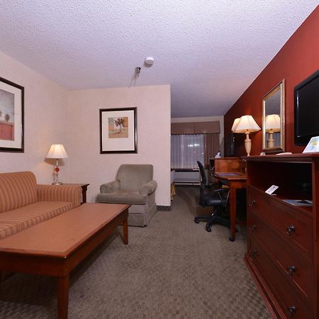 Best Western Plus Rama Inn Редмонд Номер фото
